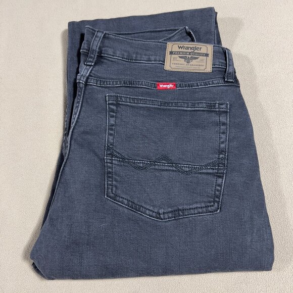 Wrangler Men's Relaxed Boot Jean - Picture 1 of 3